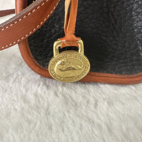 Vintage Dooney & Bourke All-Weather Leather Crossbody Bag Classic - Picture 13 of 14